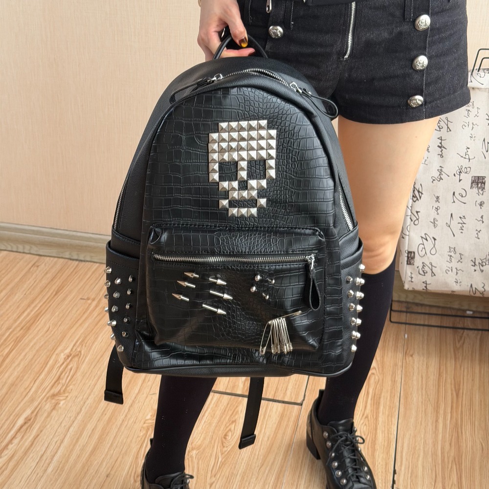 Laptop Accessories Women - オリジナルブラッククロコダイルパターンスカルリベットバックパックピン装飾ストリートファッションコンピュータスクールバッグ男性と女性用
