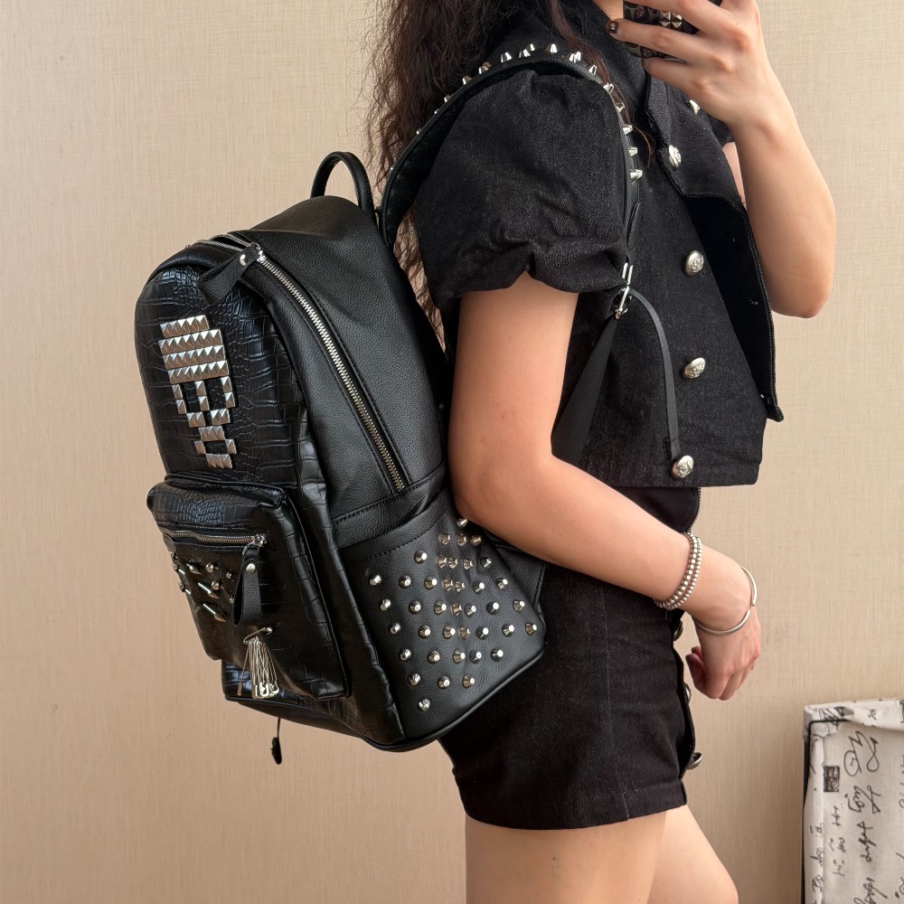 オリジナルブラッククロコダイルパターンスカルリベットバックパ - Laptop Accessories Women のレビューと価格
