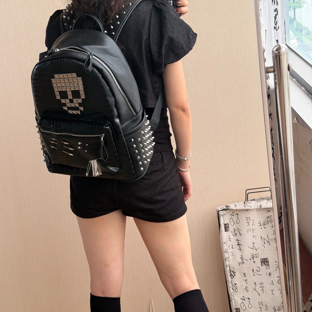 オリジナルブラッククロコダイルパターンスカルリベットバックパ - Laptop Accessories Women のレビューと価格